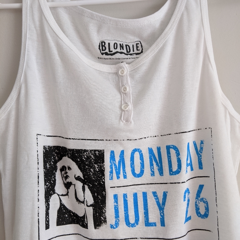 FINAL SALE 🆕🌿BLONDIE GRAPHIC TEE🌿 - Picture 5 of 6